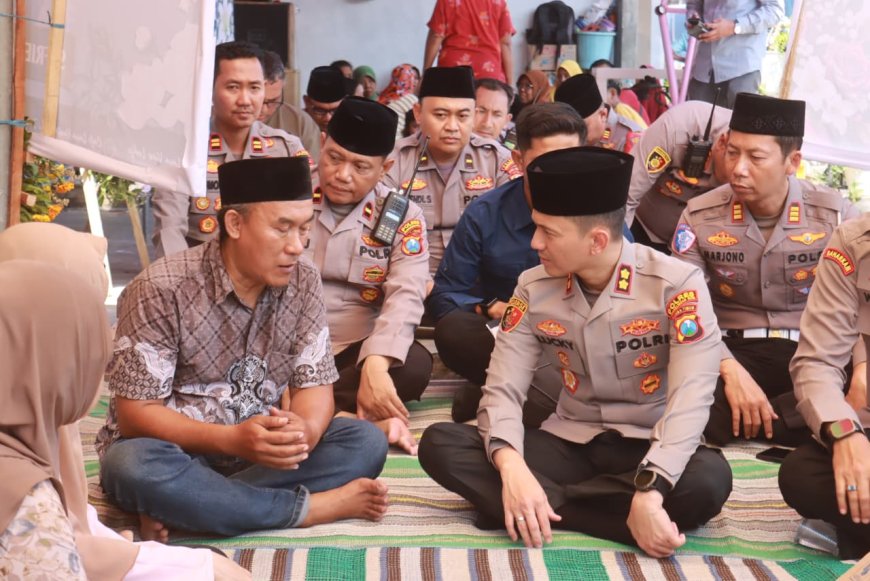 Kapolres Probolinggo Kota Takziah ke Rumah Korban Karhutla Bromo, Beri Dukungan Moril dan Tali Asih